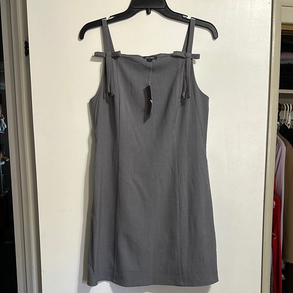 Elegant Gray Sleeveless Dress